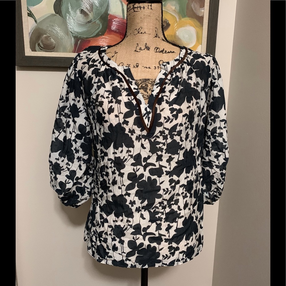 Beautiful Azzaria Boutique Lightweight Blouse❣️
